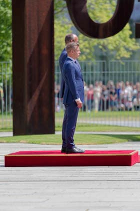 Merz empfängt PÃ ter Magyar 2026-06-02 Deutschland, Berlin Begrüßung und militärische Ehren durch Bundeskanzler Friedrich Merz (CDU) für den neu gewählten ungarischen Ministerpräsidenten PÃ ter Magyar. *** Merz receives PÃ ter Magyar 2026 06 02 Germany, Berlin Welcome and military honors by Federal Chancellor Friedrich Merz CDU for the newly elected Hungarian Prime Minister PÃ ter Magyar