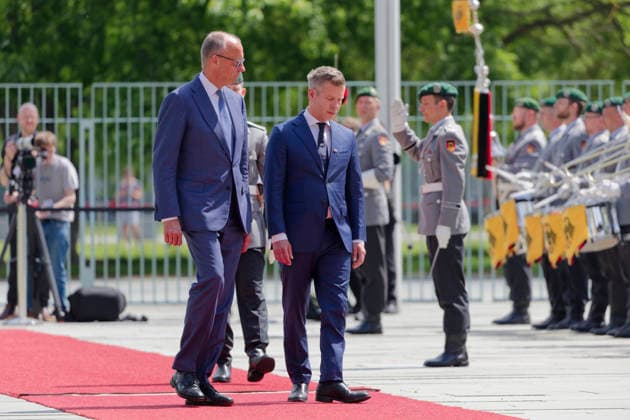Merz empfängt PÃ ter Magyar 2026-06-02 Deutschland, Berlin Begrüßung und militärische Ehren durch Bundeskanzler Friedrich Merz (CDU) für den neu gewählten ungarischen Ministerpräsidenten PÃ ter Magyar. *** Merz receives PÃ ter Magyar 2026 06 02 Germany, Berlin Welcome and military honors by Federal Chancellor Friedrich Merz CDU for the newly elected Hungarian Prime Minister PÃ ter Magyar