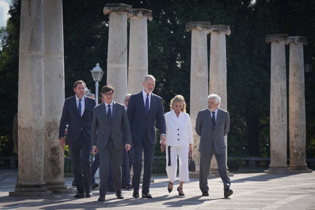 The King presides over the tribute to Juan Antonio Samaranch in Barcelona I D The Minister of Transport and Sustainable Mobility, Óscar Puente, the President of the Generalitat, Salvador Illa, and King Felipe VI, on their arrival at the tribute to Juan Antonio Samaranch, at the Palacete Albéniz, June 2, 2026, in Barcelona, Catalonia Spain This event commemorates the legacy of the historic IOC president in the framework of the centenary of his birth and the preparations for the Barcelona Olympic Games 02 JUNE 2026 KING KING ROYALTY EVENT COMMEMORATION Barcelona Catalunya Catalunya Barcelona Catalunya Spain  Copyright: xDavidxZorrakinox 7566918