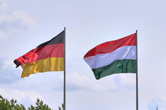 Berlin, Deutschland, 02.06.2026: Bundeskanzleramt: Empfang des Ministerpräsidenten von Ungarn: Fahnen von Deutschland und Ungarn *** Berlin, Germany, 02 06 2026 Federal Chancellery Reception of the Prime Minister of Hungary Flags of Germany and Hungary Copyright: xdtsxNachrichtenagenturx dts_121766