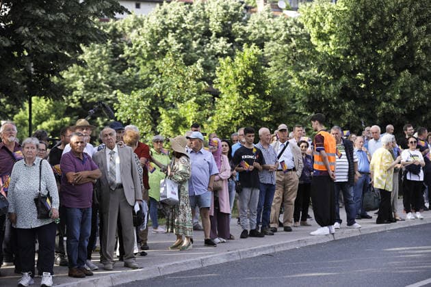 Citizens protest in front of the Office of the High Representative building in Sarajevo SARAJEVO, BOSNIA AND HERZEGOVINA - JUNE 2: Citizens protest in front of the Office of the High Representative building in Sarajevo on the occasion of the upcoming session of the Peace Implementation Council, at which a new High Representative in Bosnia and Herzegovina will be elected on June 2, 2026. Samir Jordamovic Anadolu Sarajevo Bosnia and Herzegovina. Editorial use only. Please get in touch for any other usage.  Copyright: x2026xAnadoluxSamirxJordamovicx