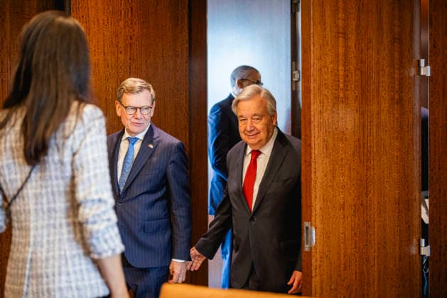(L-R) Johann Wadephul (CDU), Bundesaussenminister, und Antonio Guterres, Generalsekretaer der Vereinten Nationen, aufgenommen im Rahmen eines Treffens in New York City, 29.05.2026. Der Minister reist in die USA fuer die Wahl zum nichtstaendigen Sitz im Sicherheitsrat der Vereinten Nationen. Fotografiert im Auftrag des Auswaertigen Amtes New York City Vereinigte Staaten von Amerika *** L R Johann Wadephul CDU , Federal Foreign Minister, and Antonio Guterres, Secretary-General of the United Nations, photographed during a meeting in New York City, 29 05 2026 The Minister is traveling to the USA for the election to the non-permanent seat on the United Nations Security Council Photographed on behalf of the Federal Foreign Office New York City Copyright: xJulianexSonntag AAx