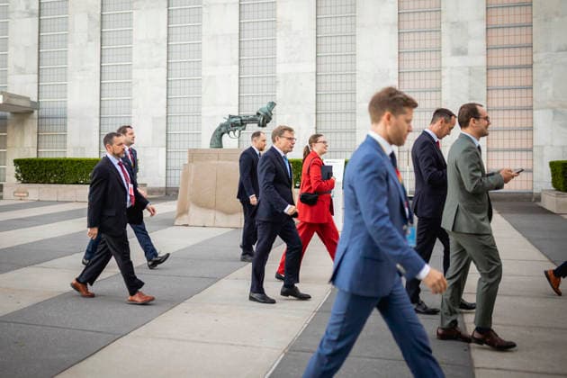 Johann Wadephul (CDU), Bundesaussenminister, aufgenommen im Rahmen seiner USA-Reise in New York City, 01.06.2026. Der Minister reist in die USA fuer die Wahl zum nichtstaendigen Sitz im Sicherheitsrat der Vereinten Nationen. Fotografiert im Auftrag des Auswaertigen Amtes New York City Vereinigte Staaten von Amerika *** Johann Wadephul CDU , Federal Foreign Minister, photographed during his trip to the USA in New York City, 01 06 2026 The Minister is traveling to the USA for the election to the non-permanent seat on the United Nations Security Council Photographed on behalf of the Federal Foreign Office New York City United States of America Copyright: xJulianexSonntag AAx