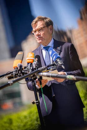 Johann Wadephul (CDU), Bundesaussenminister, aufgenommen im Rahmen eines Pressestatements bei den Vereinten Nationen in New York City, 02.06.2026. Der Minister reist in die USA fuer die Wahl zum nichtstaendigen Sitz im Sicherheitsrat der Vereinten Nationen. Fotografiert im Auftrag des Auswaertigen Amtes New York City Vereinigte Staaten von Amerika *** Johann Wadephul CDU , Federal Foreign Minister, photographed during a press statement at the United Nations in New York City, 02 06 2026 The Minister travels to the USA for the election to the non-permanent seat on the United Nations Security Council Photographed on behalf of the Federal Foreign Office New York City United States of America Copyright: xJulianexSonntag AAx