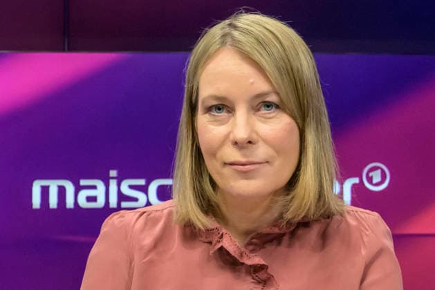 v.l.: Sabine Rennefanz (Journalistin und Kolumnistin), GER, Berlin, Studio, zu Gast bei Maischberger, politische Talkshow, TV, Format, mit Moderatorin Sandra Maischberger, Das Erste, aus Adlershof Am Studio 20, 02.06. 2026, *** v l Sabine Rennefanz Journalist and columnist , GER, Berlin, Studio, guest on Maischberger, political talk show, TV, format, with presenter Sandra Maischberger, Das Erste, from Adlershof Am Studio 20, 02 06 2026, Copyright: HMBxMedia UwexKoch