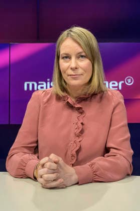 v.l.: Sabine Rennefanz (Journalistin und Kolumnistin), GER, Berlin, Studio, zu Gast bei Maischberger, politische Talkshow, TV, Format, mit Moderatorin Sandra Maischberger, Das Erste, aus Adlershof Am Studio 20, 02.06. 2026, *** v l Sabine Rennefanz Journalist and columnist , GER, Berlin, Studio, guest on Maischberger, political talk show, TV, format, with presenter Sandra Maischberger, Das Erste, from Adlershof Am Studio 20, 02 06 2026, Copyright: HMBxMedia UwexKoch