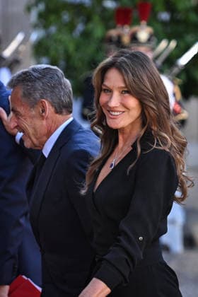 Nicolas Sarkozy and Carla Bruni arrive for a state dinner at the Elysee FA French former president Nicolas Sarkozy and his wife Italian-French singer Carla Bruni-Sarkozy arrive for a state dinner as part of Rwanda s President s visit at The Elysee Presidential Palace in Paris on June 2, 2026. Photo by Firas Abdullah ABACAPRESS.COM Paris Ile-de-France France  Copyright: xAbdullahxFiras ABACAx
