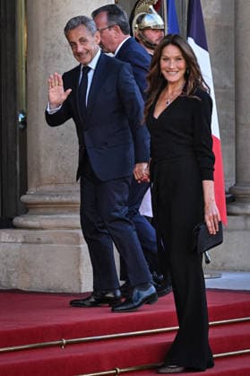 Nicolas Sarkozy and Carla Bruni arrive for a state dinner at the Elysee FA French former president Nicolas Sarkozy and his wife Italian-French singer Carla Bruni-Sarkozy arrive for a state dinner as part of Rwanda s President s visit at The Elysee Presidential Palace in Paris on June 2, 2026. Photo by Firas Abdullah ABACAPRESS.COM Paris Ile-de-France France  Copyright: xAbdullahxFiras ABACAx