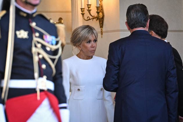Emmanuel and Brigitte Macron welcome Paul and Jeannette Kagame at the Elysee FA French First Lady Brigitte Macron arrives to welcome Rwanda s President Paul Kagame and his wife Jeannette Kagame at The Elysee Presidential Palace in Paris on June 2, 2026. Photo by Firas Abdullah ABACAPRESS.COM Paris Ile-de-France France  Copyright: xAbdullahxFiras ABACAx