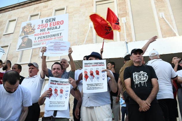 Protests continue in Albania over planned tourism project TIRANA, ALBANIA - JUNE 2: Thousands of demonstrators carrying banners and placards gather at Skanderbeg Square to protest the planned sale of a beach in the Zvernec area of Vlora as part of a tourism development project, in Tirana, Albania on June 2, 2026. Protesters after marched toward the Prime Minister’s Office to voice opposition to the project. Olsi Shehu Anadolu Tirana Albania. Editorial use only. Please get in touch for any other usage.  Copyright: x2026xAnadoluxOlsixShehux