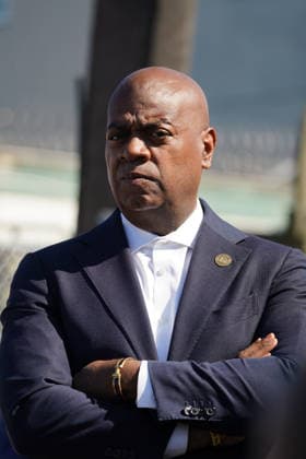 June 2, 2026, Newark, New Jersey, United States: Newark Mayor RAS BARAKA. BARAKA would announce that the city will be filing a lawsuit against the operators of Delaney Hall to close the detention center due to reports of health and safety concerns. Newark United States  - ZUMAf193 20260602_znp_f193_010 Copyright: xDerekxFrenchx