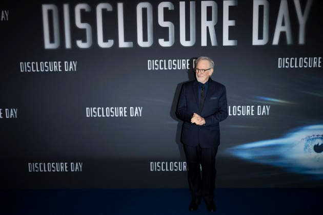 Photocall Disclosure Day in Paris Director Steven Spielberg poses during a photocall for the premiere of the film Disclosure Day in Paris, France, June 2, 2026.Photo by Eliot Blondet ABACAPRESS.COM Paris France France  Copyright: xBlondetxEliot ABACAx