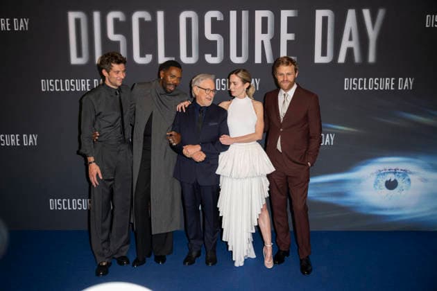 Photocall Disclosure Day in Paris Director Steven Spielberg and cast members Emily Blunt, Colman Domingo, Josh O Connor and Wyatt Russell pose during a photocall for the premiere of the film Disclosure Day in Paris, France, June 2, 2026. Photo by Eliot Blondet ABACAPRESS.COM Paris France France  Copyright: xBlondetxEliot ABACAx
