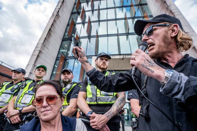 June 2, 2026, London, London, UK: Actor Lawrence Fox speaks to a large crowd of Southampton locals at a flash protest following the release of Police body-cam footage of the arrest and subsequent death of Henry Nowak. The 18 year old was handcuffed by Hampshire Constabulary who accused him of racial abuse and did not believe that he had been stabbed. He subsequently bled to death in custody. The protest outside Southampton Central Police Station accused the government of 2 tier policing. London UK  - ZUMAl94_ 20260602_zaf_l94_077 Copyright: xLabxMox