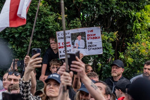 June 2, 2026, London, London, UK: Southampton locals organised a flash protest following the release of Police body-cam footage of the arrest and subsequent death of Henry Nowak. The 18 year old was handcuffed by Hampshire Constabulary who accused him of racial abuse and did not believe that he had been stabbed. He subsequently bled to death in custody. The protest outside Southampton Central Police Station accused the government of 2 tier policing. London UK  - ZUMAl94_ 20260602_zaf_l94_078 Copyright: xLabxMox