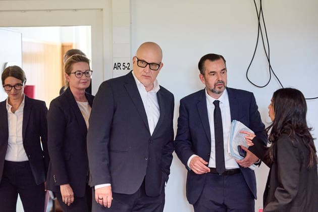 - Wien 02.06.2026 - NEOS Hearing ORF GD Kandidaten- Öffentliches Hearing der Kandidaten für das Amt des ORF-Generaldirektors im ORF-Funkhaus Wien. Insgesamt bewerben sich 13 Kandidaten um die Nachfolge an der Spitze des ORF. 5 von ihnen wurden zu einem öffentlichen Hearing des NEOS Lab eingeladen, um ihre Vorstellungen für die Zukunft des öffentlich-rechtlichen Rundfunks zu präsentieren. PHOTO: (v.L.) ORF-Magazinchefin Lisa Totzauer, Ex-ORF-Managerin Petra Höfer, Ex-HBO-MAX-Manager Johannes Larcher. Ex-APA-CEO Clemens Pig. Vienna (AUSTRIA) - Candidates for the position of ORF Director General during a public hearing organized by NEOS Lab at the ORF Funkhaus in Vienna. Medienpolitik, Medienreform, Public Service, Digitalisierung, U 