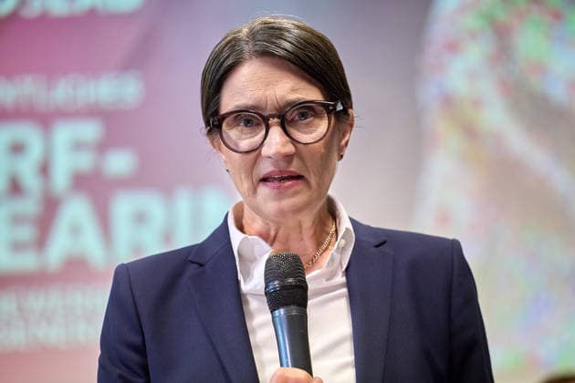 - Wien 02.06.2026 - NEOS Hearing ORF GD Kandidaten- Öffentliches Hearing der Kandidaten für das Amt des ORF-Generaldirektors im ORF-Funkhaus Wien. Insgesamt bewerben sich 13 Kandidaten um die Nachfolge an der Spitze des ORF. 5 von ihnen wurden zu einem öffentlichen Hearing des NEOS Lab eingeladen, um ihre Vorstellungen für die Zukunft des öffentlich-rechtlichen Rundfunks zu präsentieren. PHOTO: ORF-Magazinchefin Lisa Totzauer,. Vienna (AUSTRIA) - Candidates for the position of ORF Director General during a public hearing organized by NEOS Lab at the ORF Funkhaus in Vienna. Medienpolitik, Medienreform, Public Service, Digitalisierung, Unabhängigkeit, Medienmanagement, Demokratie, Stiftungsrat, Medienzukunft, Auswahlverfahren, öffent 