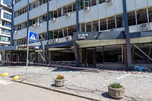 RECORD DATE NOT STATED A medical center located on the grounds of a residential complex damaged in a massive Russian attack in the Shevchenkivskyi district of Kyiv, Ukraine, on June 2, 2026 (Photo by Kyrylo Chubotin Ukrinform) Residential complex damaged in Shevchenkivskyi district following Russian attack  Copyright: xKyryloxChubotinx