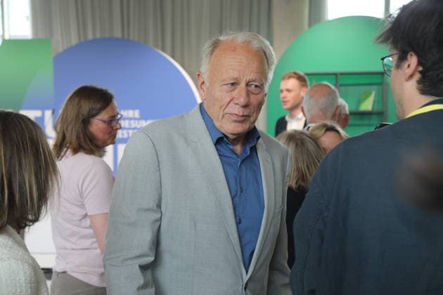 Jürgen Trittin (Bündnis 90 Die Grünen), ehemaliger Bundesumweltminister, während des Festaktes Seit 40 Jahren NaturVerbunden zum 40. Jubiläum des Bundesumweltministeriums im CafÃ Moskau. Berlin, 02.06.2026 *** Jürgen Trittin Bündnis 90 Die Grünen , former Federal Minister for the Environment, during the ceremony Since 40 years NaturVerbunden on the occasion of the 40th anniversary of the Federal Ministry for the Environment at CafÃ Moskau Berlin, 02 06 2026 Copyright: xAgenturxMatthiasxWehnertx xM.xGränzdörferx