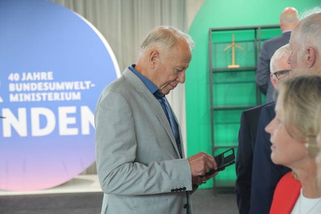 Jürgen Trittin (Bündnis 90 Die Grünen), ehemaliger Bundesumweltminister, während des Festaktes Seit 40 Jahren NaturVerbunden zum 40. Jubiläum des Bundesumweltministeriums im CafÃ Moskau. Berlin, 02.06.2026 *** Jürgen Trittin Bündnis 90 Die Grünen , former Federal Minister for the Environment, during the ceremony Since 40 years NaturVerbunden on the occasion of the 40th anniversary of the Federal Ministry for the Environment at CafÃ Moskau Berlin, 02 06 2026 Copyright: xAgenturxMatthiasxWehnertx xM.xGränzdörferx