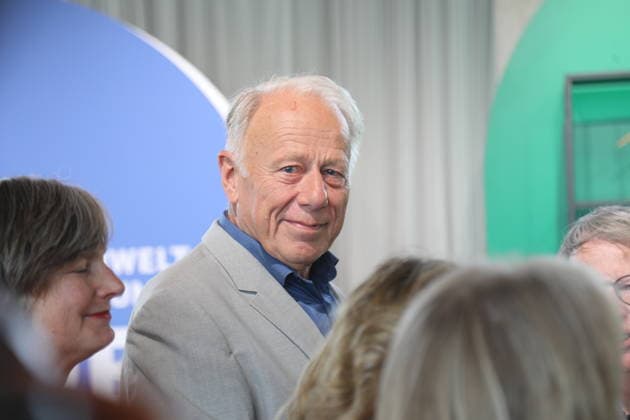 Jürgen Trittin (Bündnis 90 Die Grünen), ehemaliger Bundesumweltminister, während des Festaktes Seit 40 Jahren NaturVerbunden zum 40. Jubiläum des Bundesumweltministeriums im CafÃ Moskau. Berlin, 02.06.2026 *** Jürgen Trittin Bündnis 90 Die Grünen , former Federal Minister for the Environment, during the ceremony Since 40 years NaturVerbunden on the occasion of the 40th anniversary of the Federal Ministry for the Environment at CafÃ Moskau Berlin, 02 06 2026 Copyright: xAgenturxMatthiasxWehnertx xM.xGränzdörferx