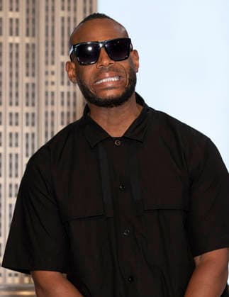 June 2, 2026, New York, Ny, United States: Marlon Wayans visits the Empire State Building to Celebrate the Release of Scary Movie Held at Empires State Building in New York. Zuma Press June 2, 2026. New York United States  - ZUMAp281 20260602_zea_p281_027 Copyright: xPhotoxImagexPressx