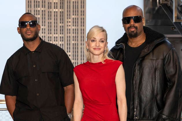 June 2, 2026, New York, Ny, United States: Marlon Wayans, Anna Faris and Shawn Wayans visit the Empire State Building to Celebrate the Release of Scary Movie Held at Empires State Building in New York. Zuma Press June 2, 2026. New York United States - ZUMAp281 20260602_zea_p281_054 Copyright: xPhotoxImagexPressx
