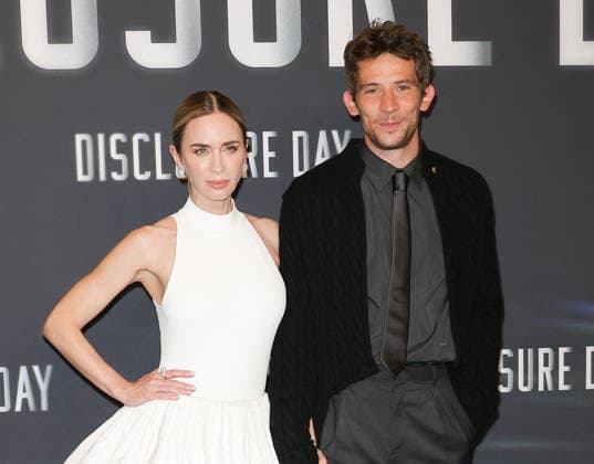 Emily Blunt et Josh O Connor Première du film Disclosure Day au Grand Rex à Paris le 2 juin 2026 Coadic Guirec Bestimage Premiere of the film Disclosure Day at the Grand Rex in Paris on June 2, 2026 Paris France  Copyright: xCOADICxGUIRECx xBESTIMAGExCOADICxGUIRECx xBESTIMAGEx