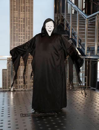 June 2, 2026, New York, Ny, United States: Ghostface visits the Empire State Building to Celebrate the Release of Scary Movie Held at Empires State Building in New York. Zuma Press June 2, 2026. New York United States - ZUMAp281 20260602_zea_p281_004 Copyright: xPhotoxImagexPressx