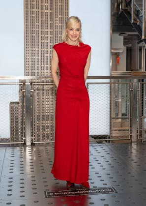 June 2, 2026, New York, Ny, United States: Anna Faris visits the Empire State Building to Celebrate the Release of Scary Movie Held at Empires State Building in New York. Zuma Press June 2, 2026. New York United States - ZUMAp281 20260602_zea_p281_008 Copyright: xPhotoxImagexPressx
