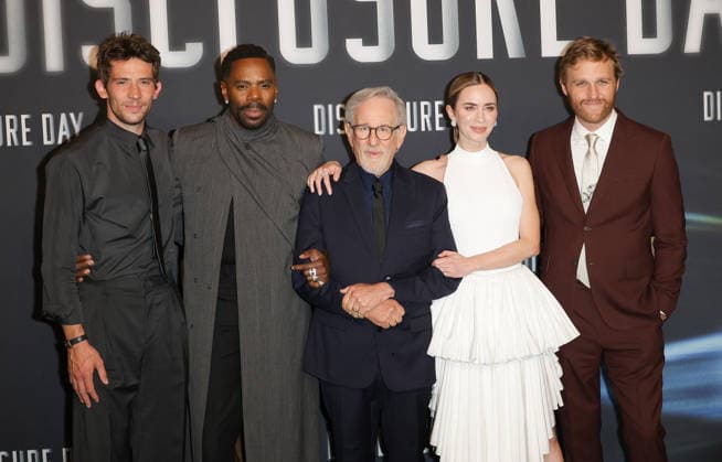 Josh O Connor, Colman Domingo, Steven Spielberg, Emily Blunt and Wyatt Russell Premiere of the film Disclosure Day at the Grand Rex in Paris on June 2, 2026 Coadic Guirec Bestimage Premiere of the film Disclosure Day at the Grand Rex in Paris on June 2, 2026 Paris France  Copyright: xCOADICxGUIRECx xBESTIMAGExCOADICxGUIRECx xBESTIMAGEx