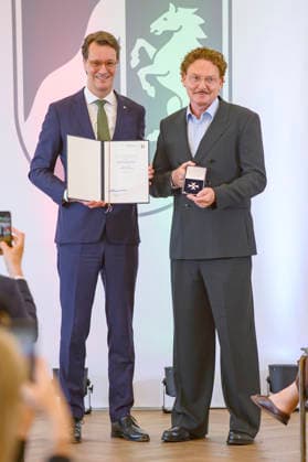 Hendrik Wüst und Erik Tenberken bei der Verleihung des Staatspreises des Landes Nordrhein-Westfalen in der Staatskanzlei. Düsseldorf, 02.06.2026 *** Hendrik Wüst and Erik Tenberken at the award ceremony for the State Prize of North Rhine-Westphalia at the State Chancellery in Düsseldorf, 02 06 2026 Foto:xW.xRanderathx xFuturexImagex verdienstorden_6629