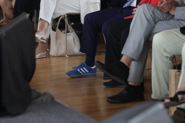 Carsten Schneider, Bundesminister für Umwelt, Klimaschutz, Naturschutz und nukleare Sicherheit, trägt blaue Adidas Originals SL 72 Sneaker Turnschuhe während des Festaktes Seit 40 Jahren NaturVerbunden zum 40. Jubiläum des Bundesumweltministeriums im CafÃ Moskau. Berlin, 02.06.2026 *** Carsten Schneider, Federal Minister for the Environment, Climate Protection, Nature Conservation and Nuclear Safety, wears blue Adidas Originals SL 72 sneakers during the ceremony For 40 years NaturVerbunden on the occasion of the 40th anniversary of the Federal Environment Ministry at CafÃ Moscow Berlin, 02 06 2026 Copyright: xAgenturxMatthiasxWehnertx xM.xGränzdörferx