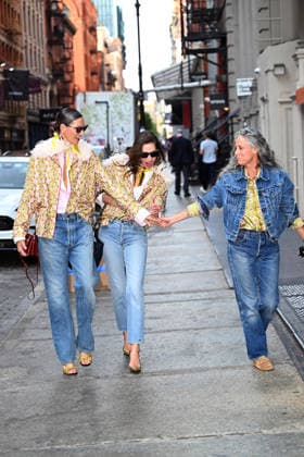 Jenna Lyons Real Housewives of New York and her partner Cass Bird all smiles holding hands in Soho New York Featuring: Jenna Lyons, Cass Bird Where: New York City, New York, United States When: 03 Jun 2026 Credit: Elder Ordonez INSTARimages EDITORIAL USE ONLY. NOT FOR USE BY NEWSPAPERS BASED IN THE UK. Copyright: xx instar55744064