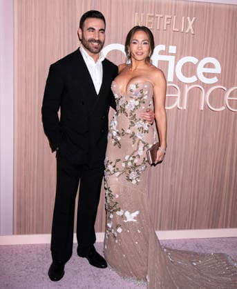 Red carpet arrivals for the New York premiere of Office Romance Featuring: Brett Goldstein, Jennifer Lopez Where: New York, New York, United States When: 02 Jun 2026 Credit: Janet Mayer INSTARimages.com EDITORIAL USE ONLY. NOT FOR USE BY NEWSPAPERS BASED IN THE UK. Copyright: xx instar55744156