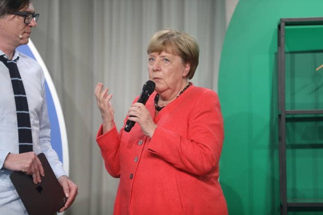 Angela Merkel (CDU), Bundeskanzlerin a. D., während des Festaktes Seit 40 Jahren NaturVerbunden zum 40. Jubiläum des Bundesumweltministeriums im CafÃ Moskau. Berlin, 02.06.2026 *** Angela Merkel CDU , Federal Chancellor a D , during the ceremony Seit 40 Jahren NaturVerbunden on the occasion of the 40th anniversary of the Federal Environment Ministry at CafÃ Moskau Berlin, 02 06 2026 Copyright: xAgenturxMatthiasxWehnertx xM.xGränzdörferx