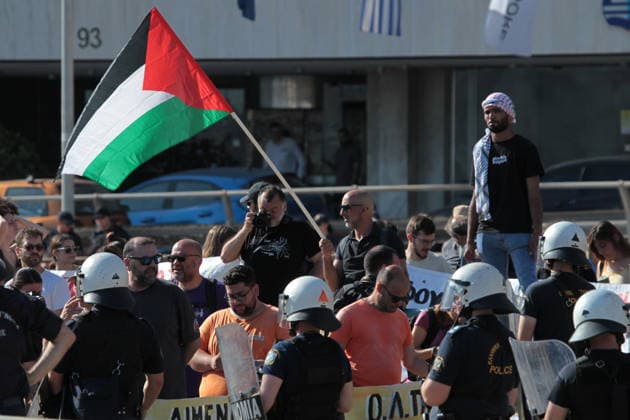 June 3, 2026, Piraeus, Greece: Demonstrators gather at the port of Piraeus to protest the arrival of a cruise ship carrying Israeli tourists. Protesters expressed solidarity with Palestinians and opposition to IsraelÃ¢â‚¬â ¢s military operations in Gaza, holding banners and chanting slogans as the vessel docked in GreeceÃ¢â‚¬â ¢s largest port. Piraeus Greece - ZUMAv62_ 20260603_zaf_v62_005 Copyright: xAristidisxVafeiadakisx