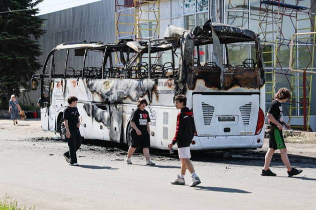 RUSSIA, DONETSK PEOPLE S REPUBLIC - JUNE 3, 2026: A view of a Moscow-to-Simferopol intercity coach after It was hit by a Ukrainian combat drone in Yenakiyevo. According to early reports, seven civilians were killed and 11 more people sustained various injuries Russia  - ZUMAt113 20260603_zaa_t113_095 Copyright: xDmitryxYagodkinx