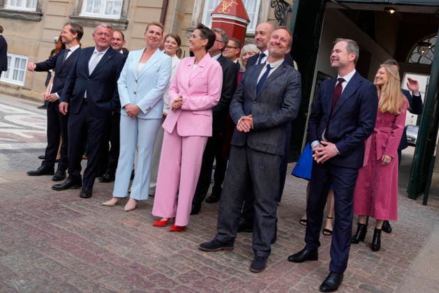 Denmark Government Lars Loekke Rasmussen, Mette Frederiksen, Pia Olsen Dyhr and Martin Lidegaard, in center, after presenting a new government til the king at Amalienborg Castle in Copenhagen, Wednesday, June 3, 2026. Denmark s new four-leaf clover government consisting of the Social Democrats, The Socialist People s Party, The Social Liberal Party and the Moderates will be introduced to the king Wednesday. (Photo: Ida Marie Odgaard Scanpix 2026) , Copenhagen Denmark *** Denmark Government Lars Loekke Rasmussen, Mette Frederiksen, Pia Olsen Dyhr and Martin Lidegaard, in center, after presenting a new government til the king at Amalienborg Castle in Copenhagen, Wednesday, June 3, 2026 Denmark s new four leaf clover government consisting of  Copyright: LiselottexSabroex spdk20260603-104739-L