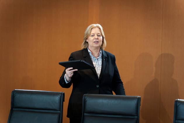 Kabinettsitzung, Bundesregierung, Auftakt Auftakt, Kabinettsitzung, Bundesregierung, Bärbel Bas, Bundesministerin, Arbeit, Soziales Berlin Berlin GER *** Cabinet meeting, Federal Government, Kick-off Kick-off, Cabinet meeting, Federal Government, Bärbel Bas, Federal Minister, Labor, Social Affairs Berlin Berlin GER