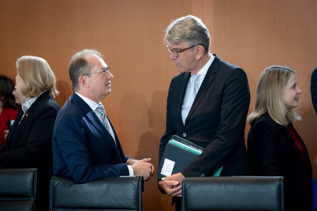 Kabinettsitzung, Bundesregierung, Auftakt Auftakt, Kabinettsitzung, Bundesregierung, Alexander Dobrindt, Bundesinnenminister, Wolfgang Weimar, Kulturstaatsminister Berlin Berlin GER *** Cabinet meeting, Federal Government, Kick-off Kick-off, Cabinet meeting, Federal Government, Alexander Dobrindt, Federal Minister of the Interior, Wolfgang Weimar, Minister of State for Culture Berlin Berlin GER