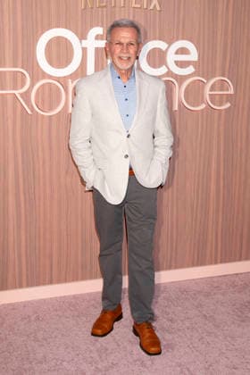 Tony Plana bei der Premiere des Netflix-Films Office Romance im Regal Union Square. New York, 02.06.2026 *** Tony Plana at the premiere of the Netflix movie Office Romance at Regal Union Square New York, 02 06 2026 Foto:xB.xHinex xFuturexImagex romance_6607
