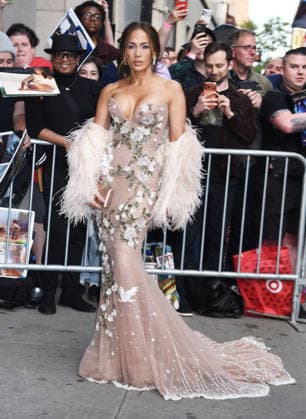 Jennifer Lopez At Netflix s Office Romance Premiere - NYC Jennifer Lopez attends the premiere of Netflix s Office Romance at Regal Union Square in New York City, NY, USA on June 2, 2026. Photo by MM ABACAPRESS.COM  Copyright: xMM ABACAx