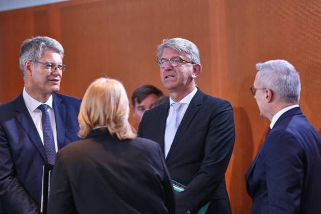 Berlin, Deutschland, 03.06.2026: Bundeskanzleramt: 47. Kabinettssitzung: Bundesminister für Verkehr Patrick Schnieder (CDU), Bundesministerin für Arbeit und Soziales Bärbel Bas (SPD), Wolfram Weimer, Bundesminister für Digitales und Staatsmodernisierung Karsten Wildberger (CDU) *** Berlin, Germany, 03 06 2026 Federal Chancellery 47 Cabinet meeting Federal Minister for Transport Patrick Schnieder CDU , Federal Minister for Labour and Social Affairs Bärbel Bas SPD , Wolfram Weimer, Federal Minister for Digital and State Modernization Karsten Wildberger CDU Copyright: xdtsxNachrichtenagenturx dts_121790