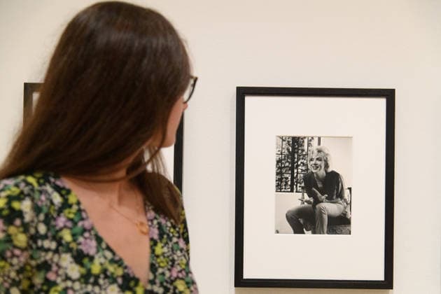 Marilyn Monroe: A Portrait Photo Call at National Portrait Gallery, London, UK - 3 June 2026 A staff member views Marilyn (1962) By Allan Grant as part of The National Portrait Gallery s Marilyn Monroe: A Portrait Exhibition which runs from 4th June 2026 - 6th September 2026 at National Portrait Gallery in London, England, UK on Wednesday 3 June, 2026., Credit:Justin Ng Avalon UK, England, London, National Portrait Gallery  Copyright: xJustinxNgx xAvalonx 1107489240