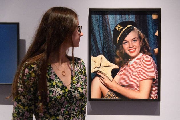 Marilyn Monroe: A Portrait Photo Call at National Portrait Gallery, London, UK - 3 June 2026 A staff member views Norma Jeane (1946) By Bruno Bernard as part of The National Portrait Gallery s Marilyn Monroe: A Portrait Exhibition which runs from 4th June 2026 - 6th September 2026 at National Portrait Gallery in London, England, UK on Wednesday 3 June, 2026., Credit:Justin Ng Avalon UK, England, London, National Portrait Gallery  Copyright: xJustinxNgx xAvalonx 1107489246