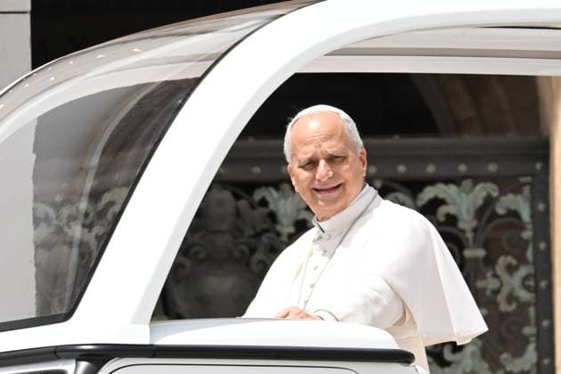 June 3, 2026, Vatican City, VATICAN CITY: Pope Leo XIV greets faithful at the end of his weekly general audience in St. Peter Square, Vatican City, 3 June 2026..ANSA MAURIZIO BRAMBATTI Vatican City VATICAN CITY  - ZUMAa110 20260603_zaf_a110_007 Copyright: xMaurizioxBrambattix