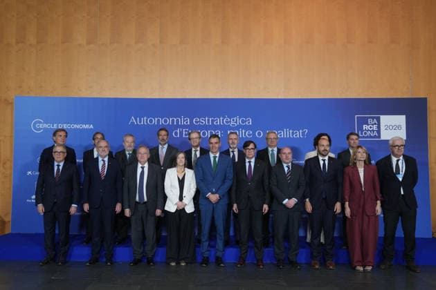 Third day of the 41st Meeting of the Cercle d Economia The President of the Government Pedro Sánchez, the Minister of Industry and Tourism, Jordi Hereu, and the President of the Generalitat de Catalunya, Salvador Illa, during the closing session of the 41st Meeting of the Cercle d Economia, on June 3, 2026, in Barcelona, Catalonia Spain This high-level economic and business forum, held at the Palau de Congressos de Catalunya, features the intervention of the President of the Government, Pedro Sánchez, who addressed the priorities of the economic agenda of the legislature and the position of Spain in the face of the new challenges of the model of competitiveness and autonomy of the European Union The President of the Government Pedro Sánche  Copyright: xDavidxZorrakinox 7568154