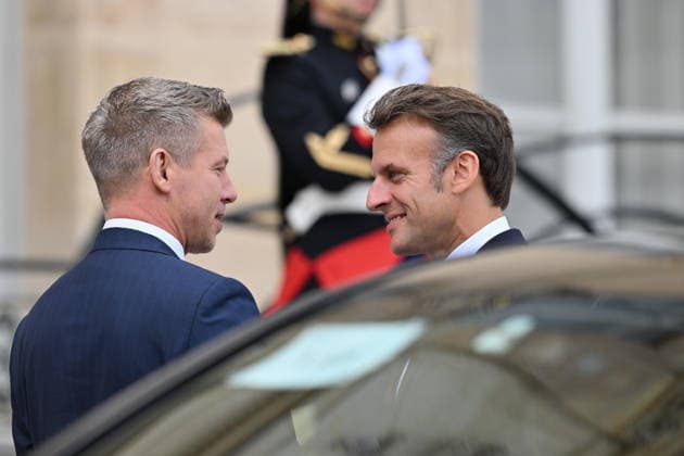 Emmanuel Macron - Peter Magyar meeting in Paris PARIS, FRANCE - JUNE 03: French President Emmanuel Macron (R) welcomes Hungarian Prime Minister Peter Magyar (L) at the Elysee Presidential Palace in Paris, France on June 03, 2026. Mustafa Yalcin Anadolu Paris France. Editorial use only. Please get in touch for any other usage.  Copyright: x2026xAnadoluxMustafaxYalcinx