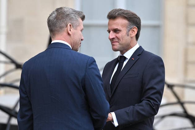 Emmanuel Macron welcomes Peter Magyar at the Elysee FA French President Emmanuel Macron welcomes Prime Minister of Hungary, Peter Magyar at the Elysee Palace in Paris on June 3, 2026. Photo by Firas Abdullah ABACAPRESS.COM Paris Ile-de-France France  Copyright: xAbdullahxFiras ABACAx